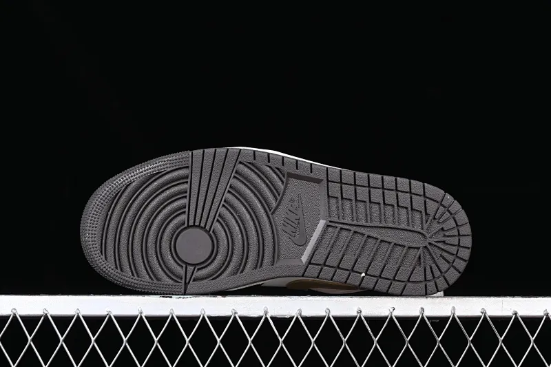 All categories Air Jordan Jordan series basketball shoes Air Jordan 1 Low G version pure original Air Jordan 1 Low AJ1 Joe 1 white coffee color low-top cultural casual sneakers DC0774-200